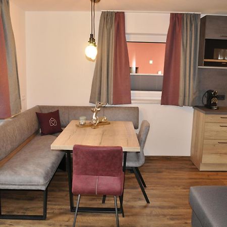Herzis Appartements Wagrain Szoba fotó